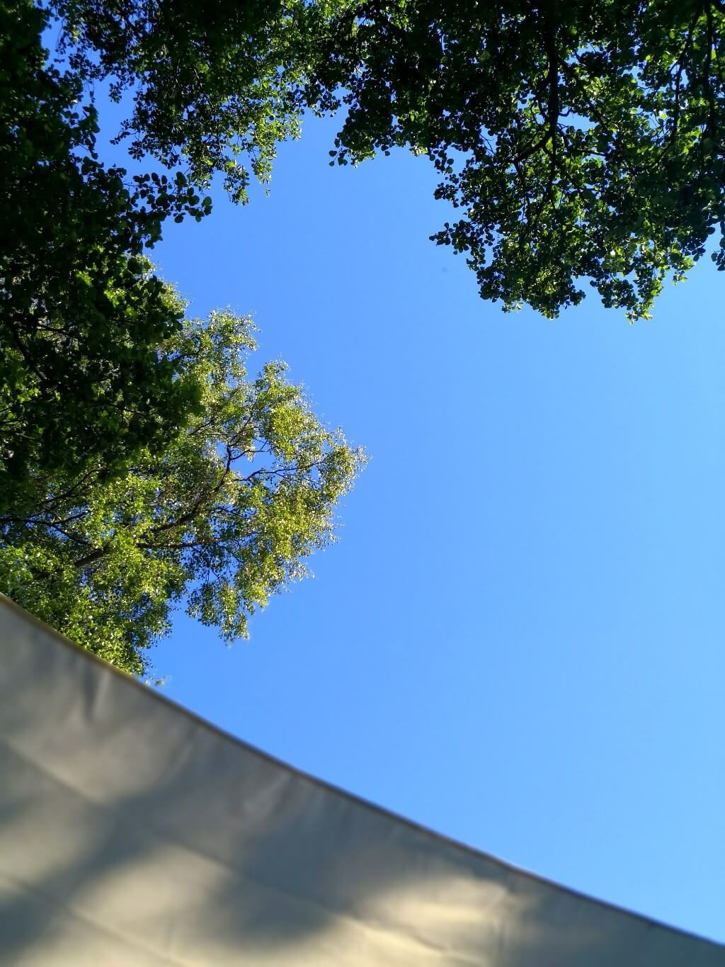 Galeria | Dąbki domki | domki letniskowe dla rodzin z dziećmi | Blisko Morza Komfortowe i przestronne dwupokojowe domki z aneksem kuchennym, łazienką i tarasem na pewno spełnią Państwa oczekiwania zaskakując fasonem oraz wielkością. Doskonała lokalizacja, bliskość morza, rodzinny charakter wypoczynku to nasze atuty.